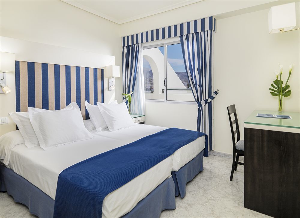 H10 Las Palmeras Playa de las Americas  Room photo